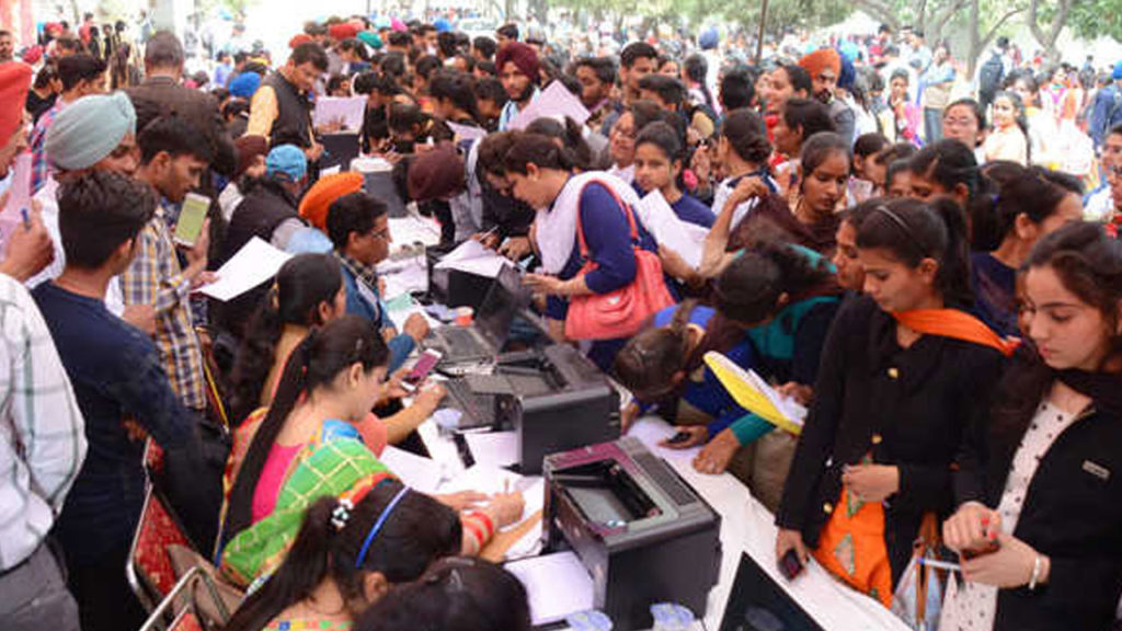 India's unemployment rate rose to 7.5 percent