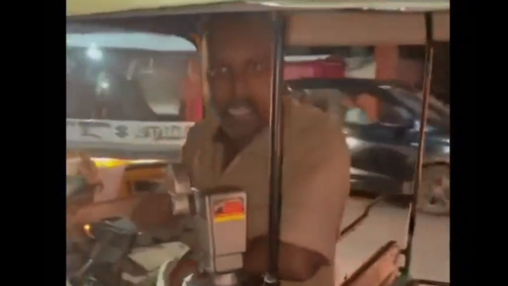 Bengalore auto driver lashes out at north passenger over hindi and kannada argument