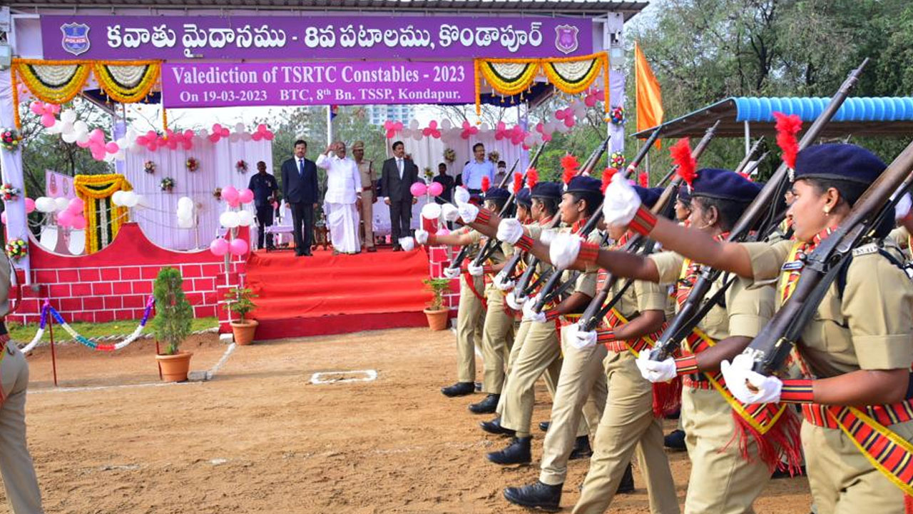 TSRTC: సందడిగా టీఎస్ఆర్టీసీ కానిస్టేబుళ్ల శిక్షణ ముగింపు కార్యక్రమం TSRTC: సందడిగా టీఎస్ఆర్టీసీ కానిస్టేబుళ్ల శిక్షణ ముగింపు కార్యక్రమం