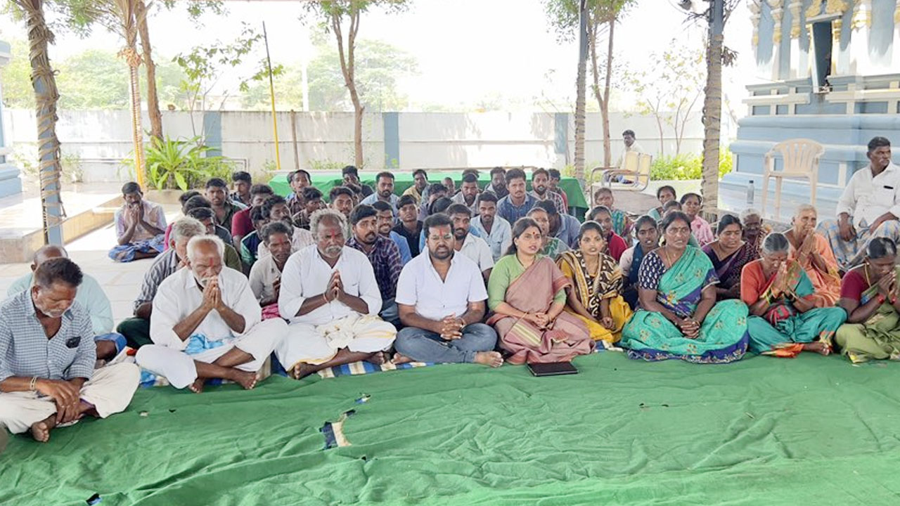 Vinutha Kotaa Hunger Strike