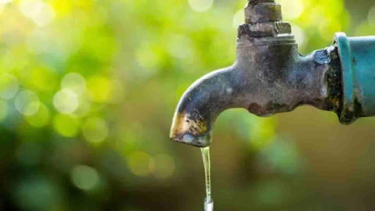 Water Supply Shutdown: 9, 10 తేదీల్లో హైదరాబాద్లో వాటర్ సరఫరా బంద్.. ఏఏ ప్రాంతాల్లో అంటే .. Water Supply Shutdown: 9, 10 తేదీల్లో హైదరాబాద్లో వాటర్ సరఫరా బంద్.. ఏఏ ప్రాంతాల్లో అంటే ..