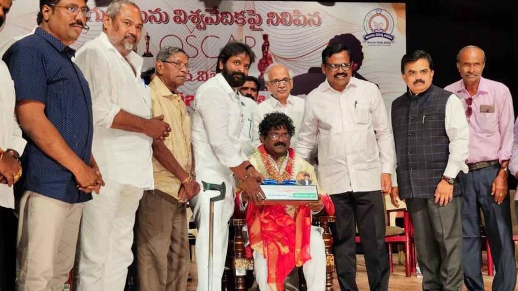 Felicitation to Chandrabose for winning Oscar award by Telangana Sahitya Academy at Ravindra Bharathi
