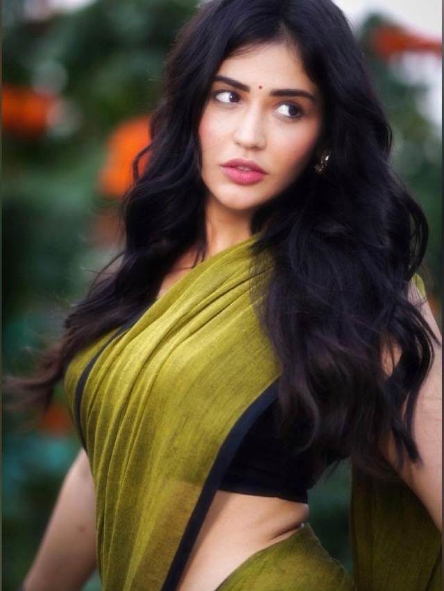 >ప్రియాంక జవాల్కర్.. పచ్చ చీరలో ఉగాది స్పెషల్ ఫొటోలు