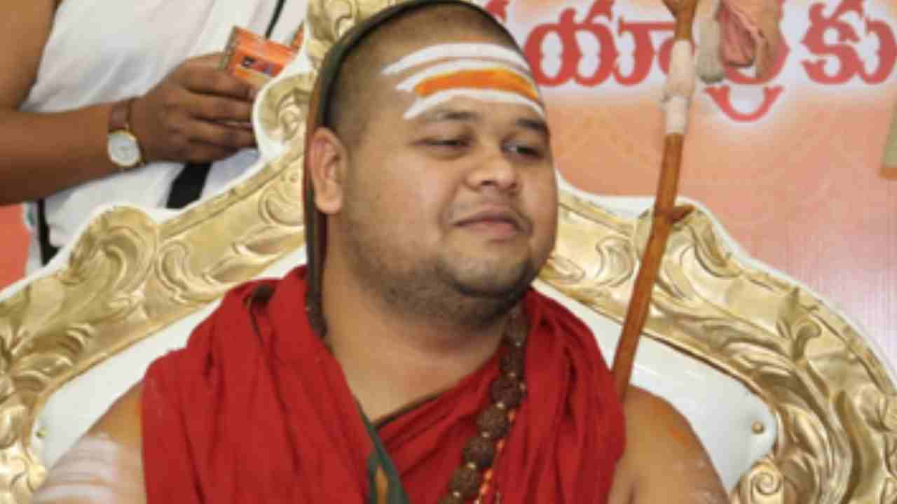 Sri Sri Swatmanandendra Saraswati: శారదా పీఠం చరిత్రలో మరువరాని ఘట్టం.. విజయవంతంగా లక్ష చండీ యజ్ఞం Sri Sri Swatmanandendra Saraswati: శారదా పీఠం చరిత్రలో మరువరాని ఘట్టం.. విజయవంతంగా లక్ష చండీ యజ్ఞం