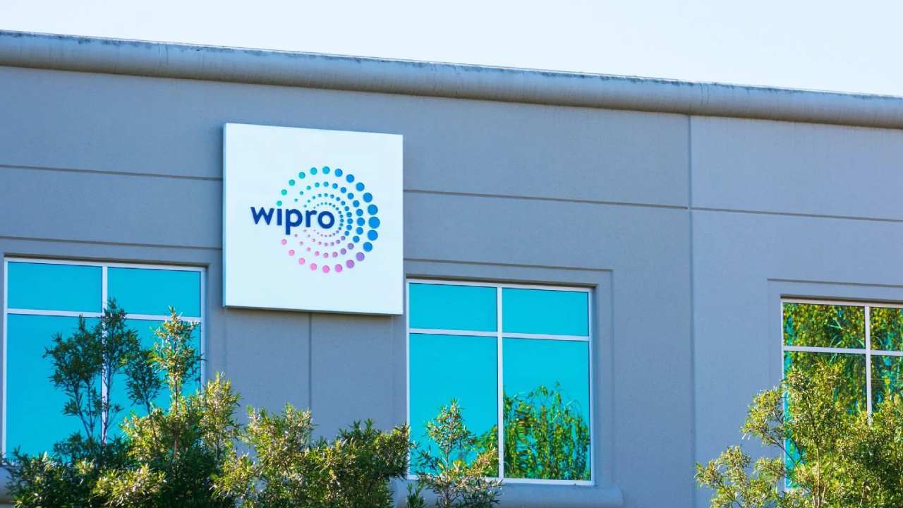Wipro Layoffs : విప్రోలో మళ్లీ లేఆఫ్.. వంద మందికిపైగా ఉద్యోగులు ఇంటిబాట .. Wipro Layoffs : విప్రోలో మళ్లీ లేఆఫ్.. వంద మందికిపైగా ఉద్యోగులు ఇంటిబాట ..