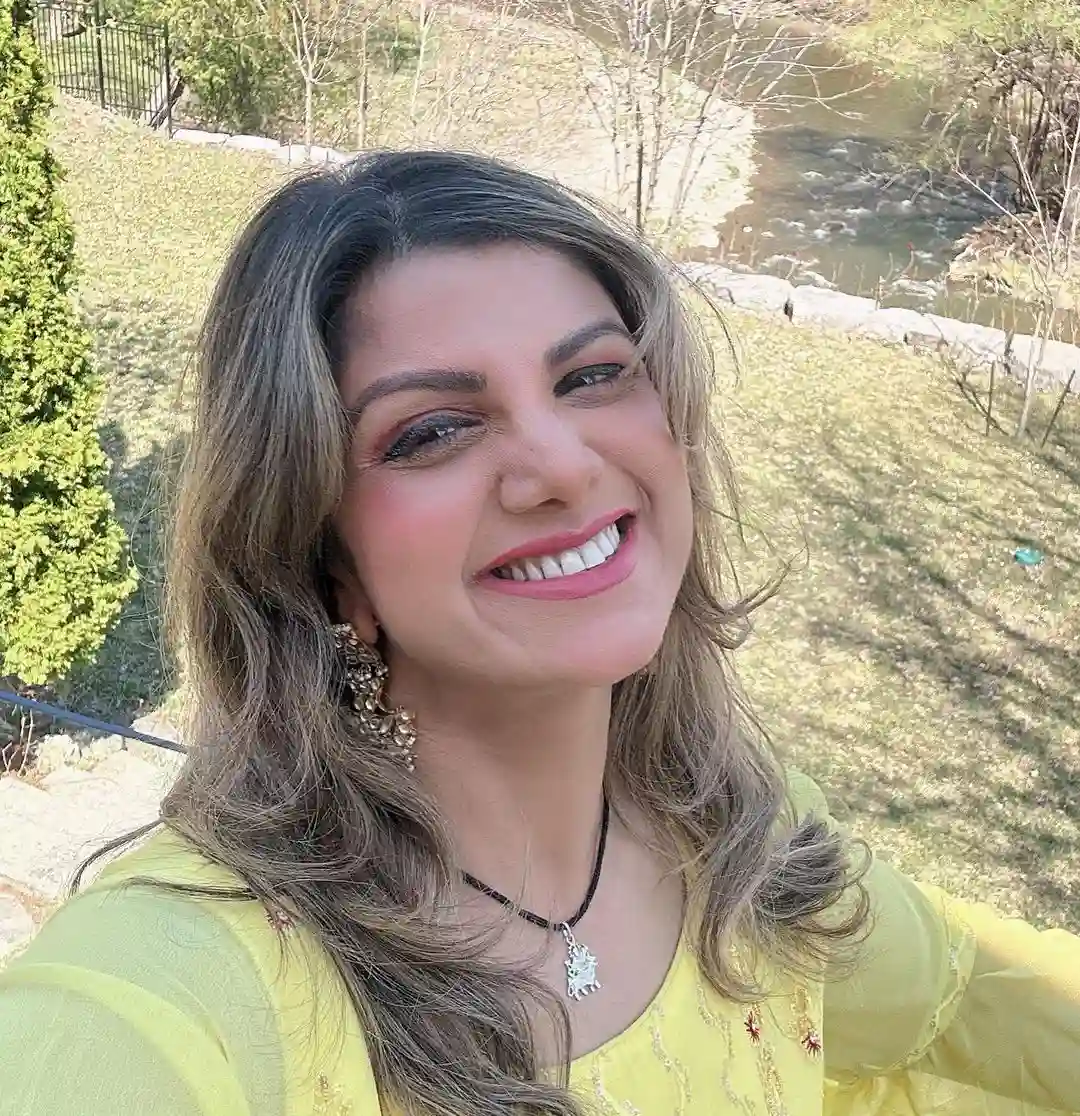 Actress Rambha selfie photoshoot on eve on Puthandu