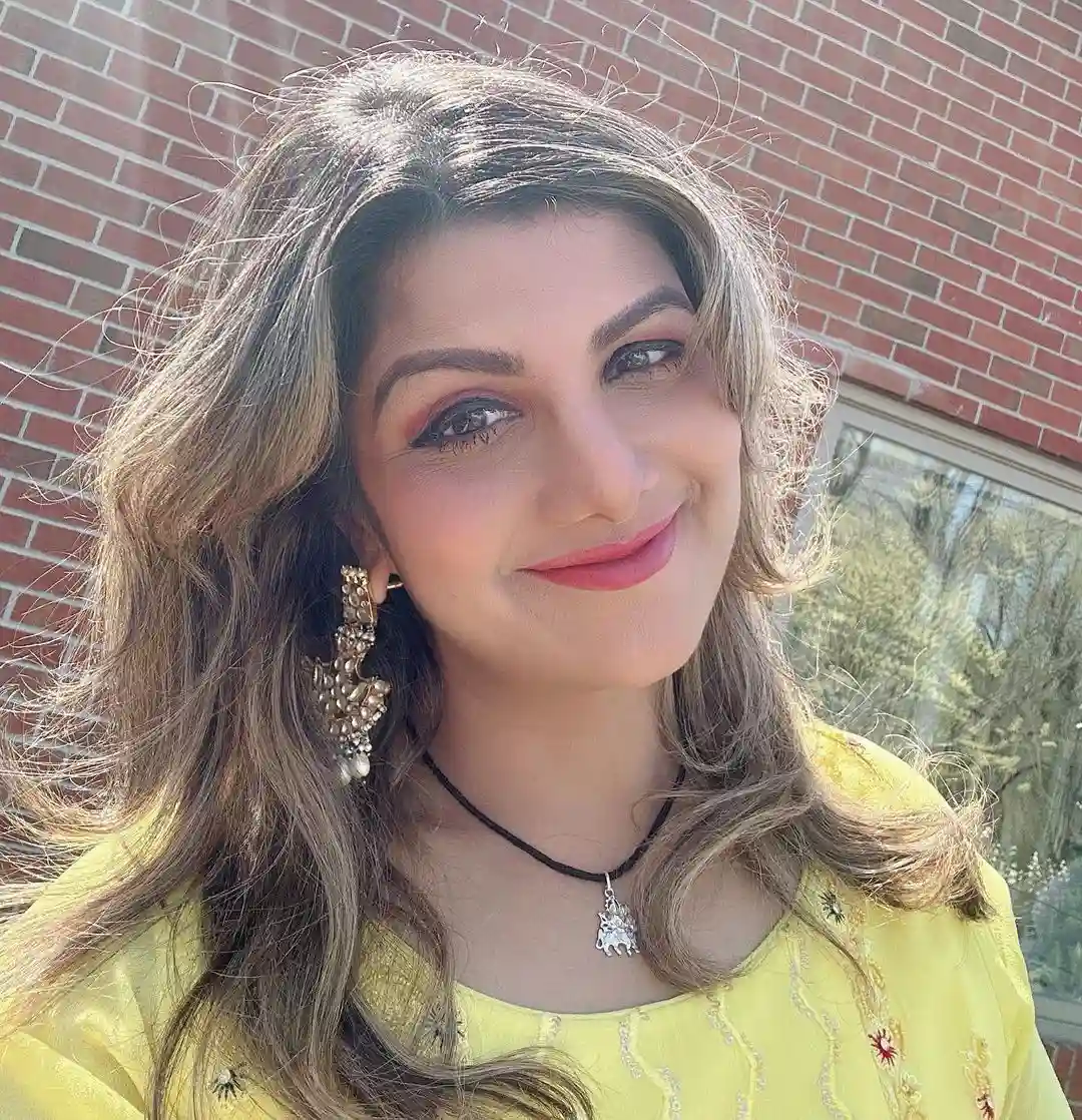 Actress Rambha selfie photoshoot on eve on Puthandu