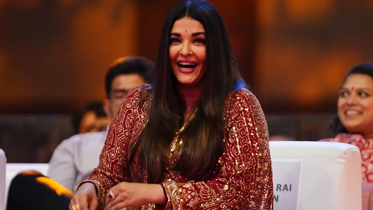 Aishwarya Rai stunning looks in Ponniyin Selvan 2 Promotions