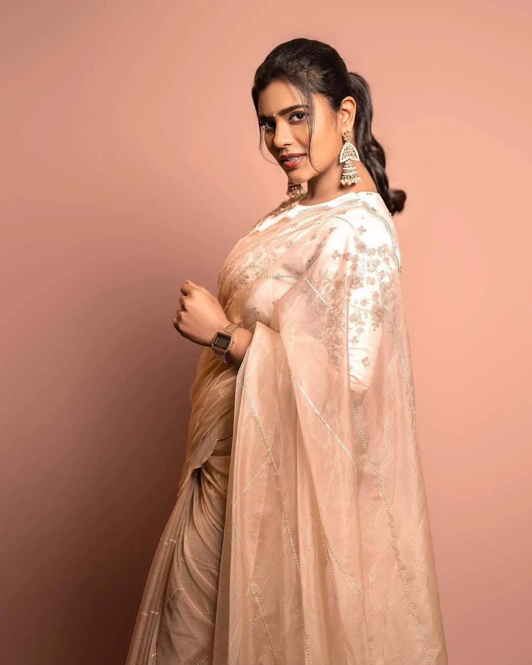 Aishwarya Rajesh Shines in Saree at an Award Function