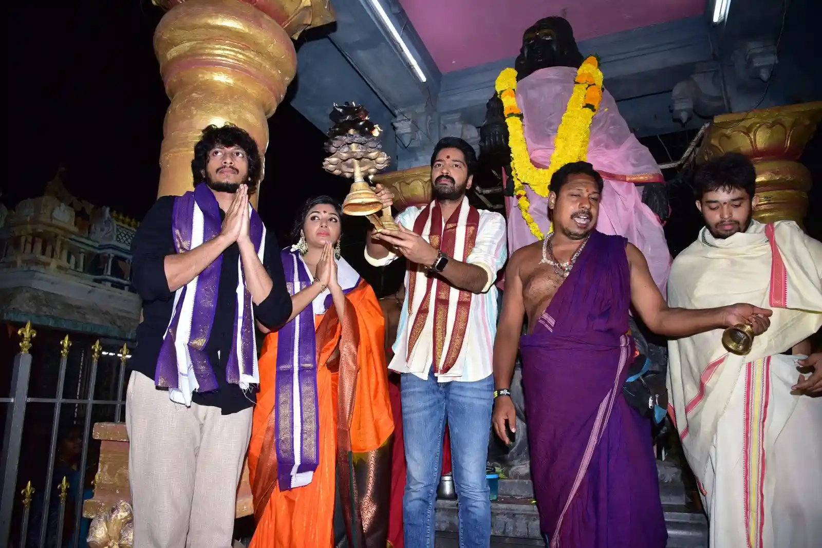 Allari Naresh Ugram movie team promotions at godavari