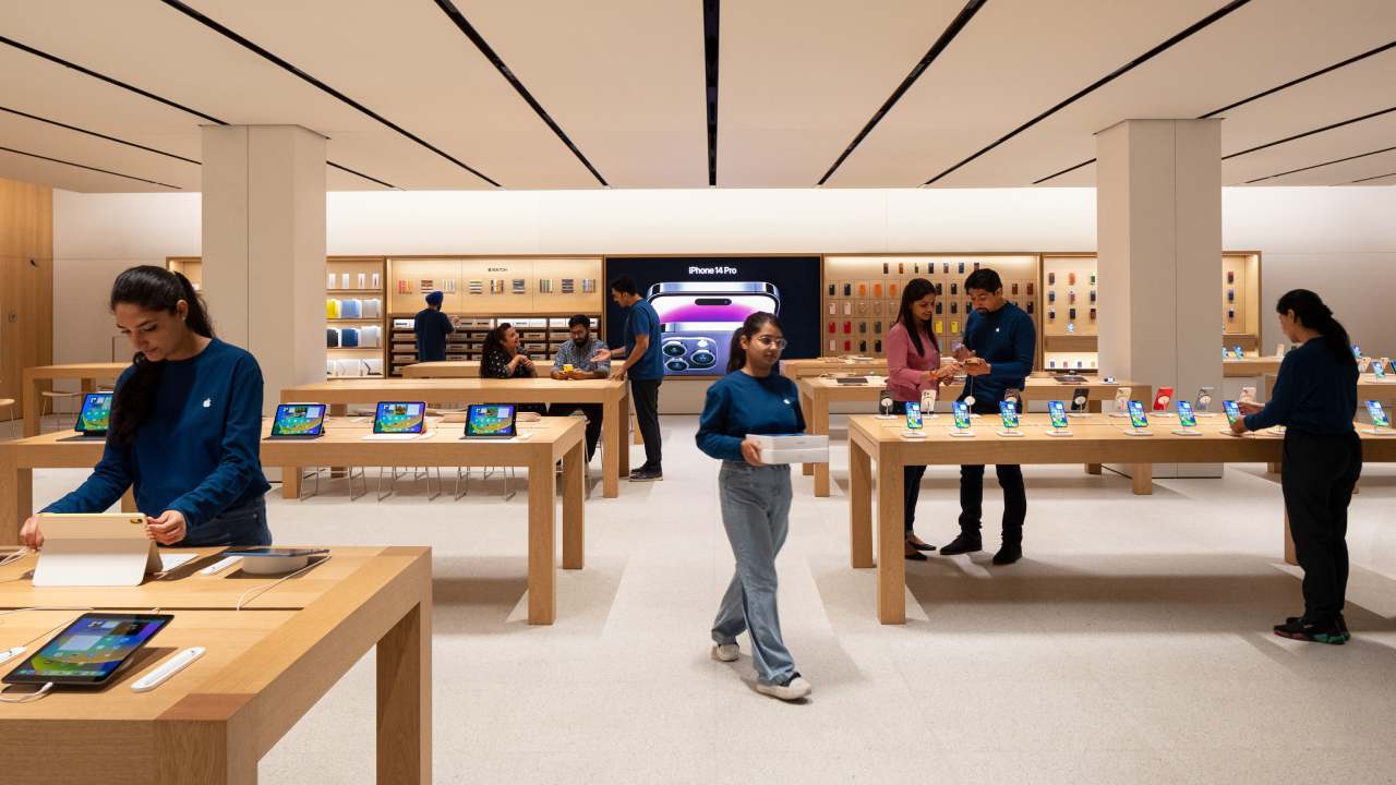 Apple Imagine reseller asked to shut at Delhi's Select City Mall days after Saket Apple Store launch