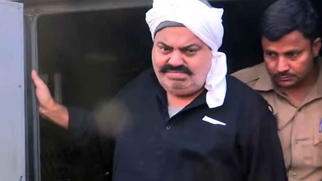 Atiq Ahmed : బిగ్ బ్రేకింగ్.. యూపీలో కాల్పుల కలకలం.. గ్యాంగ్ స్టర్ అతిక్ అహ్మద్, అతడి సోదరుడు అష్రఫ్ అహ్మద్ హతం Atiq Ahmed : బిగ్ బ్రేకింగ్.. యూపీలో కాల్పుల కలకలం.. గ్యాంగ్ స్టర్ అతిక్ అహ్మద్, అతడి సోదరుడు అష్రఫ్ అహ్మద్ హతం