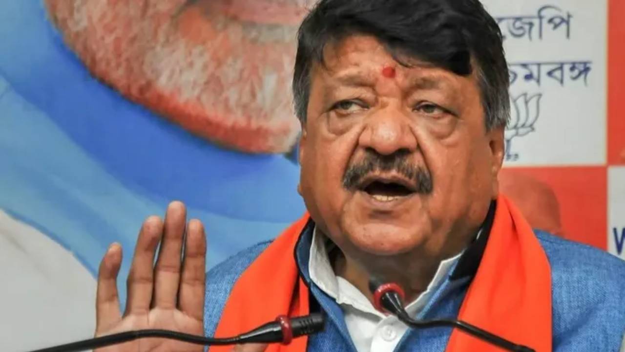 Kailash Vijayvargiya : అమ్మాయిలు అటువంటి బట్టలు ధరిస్తే శూర్పణఖలా కనిపిస్తారు : బీజేపీ నేత వివాదాస్పద వ్యాఖ్యలు Kailash Vijayvargiya : అమ్మాయిలు అటువంటి బట్టలు ధరిస్తే శూర్పణఖలా కనిపిస్తారు : బీజేపీ నేత వివాదాస్పద వ్యాఖ్యలు