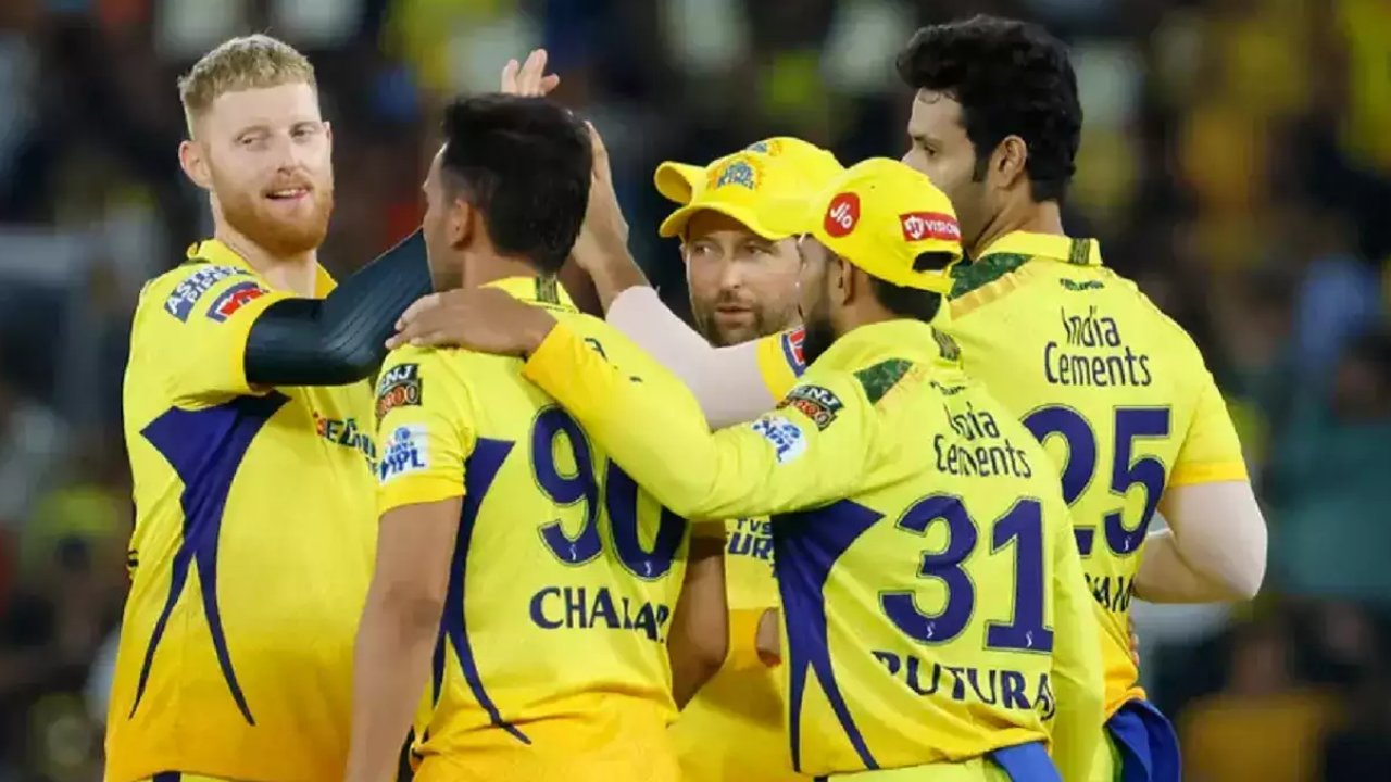 IPL 2023: సీఎస్కే ఫ్యాన్స్కు బ్యాడ్న్యూస్ .. మరోవారం రోజులు జట్టుకు దూరంగా స్టార్ ఆల్రౌండర్ .. IPL 2023: సీఎస్కే ఫ్యాన్స్కు బ్యాడ్న్యూస్ .. మరోవారం రోజులు జట్టుకు దూరంగా స్టార్ ఆల్రౌండర్ ..