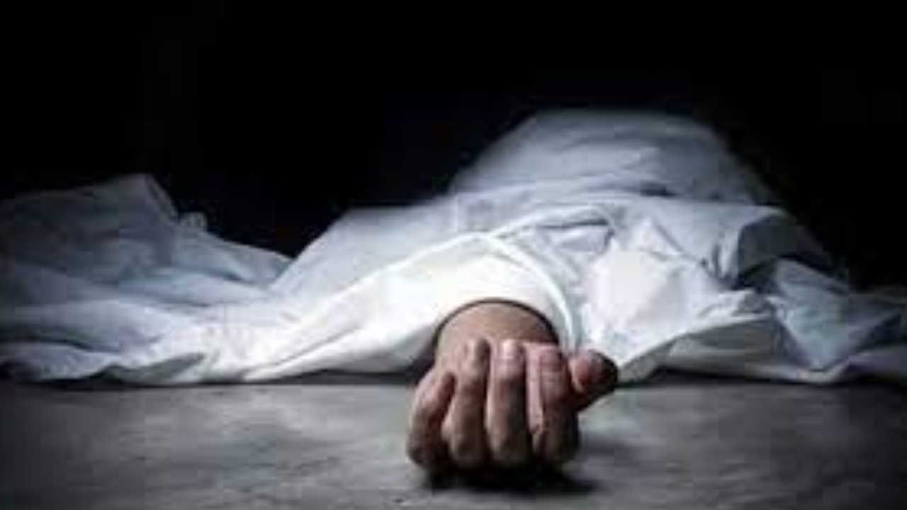 Bihar : మద్యపాన నిషేధం ఉన్న బీహార్ లో.. కల్తీ మద్యం తాగి 8 మంది మృతి Bihar : మద్యపాన నిషేధం ఉన్న బీహార్ లో.. కల్తీ మద్యం తాగి 8 మంది మృతి