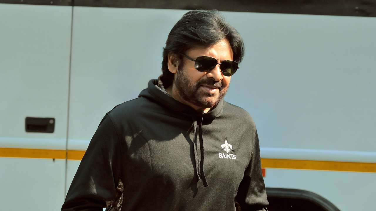 OG Movie: ఓజి మూవీలో పవన్ పాత్ర అలా ఉండబోతుందా..? OG Movie: ఓజి మూవీలో పవన్ పాత్ర అలా ఉండబోతుందా..?