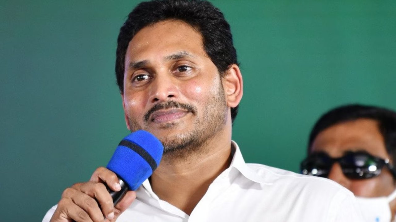 AP CM Jagan: ఓ ముసలాయన అంటూ.. చంద్రబాబుపై ‘మోసపూరిత పులి’ కథ చెప్పిన జగన్ AP CM Jagan: ఓ ముసలాయన అంటూ.. చంద్రబాబుపై ‘మోసపూరిత పులి’ కథ చెప్పిన జగన్