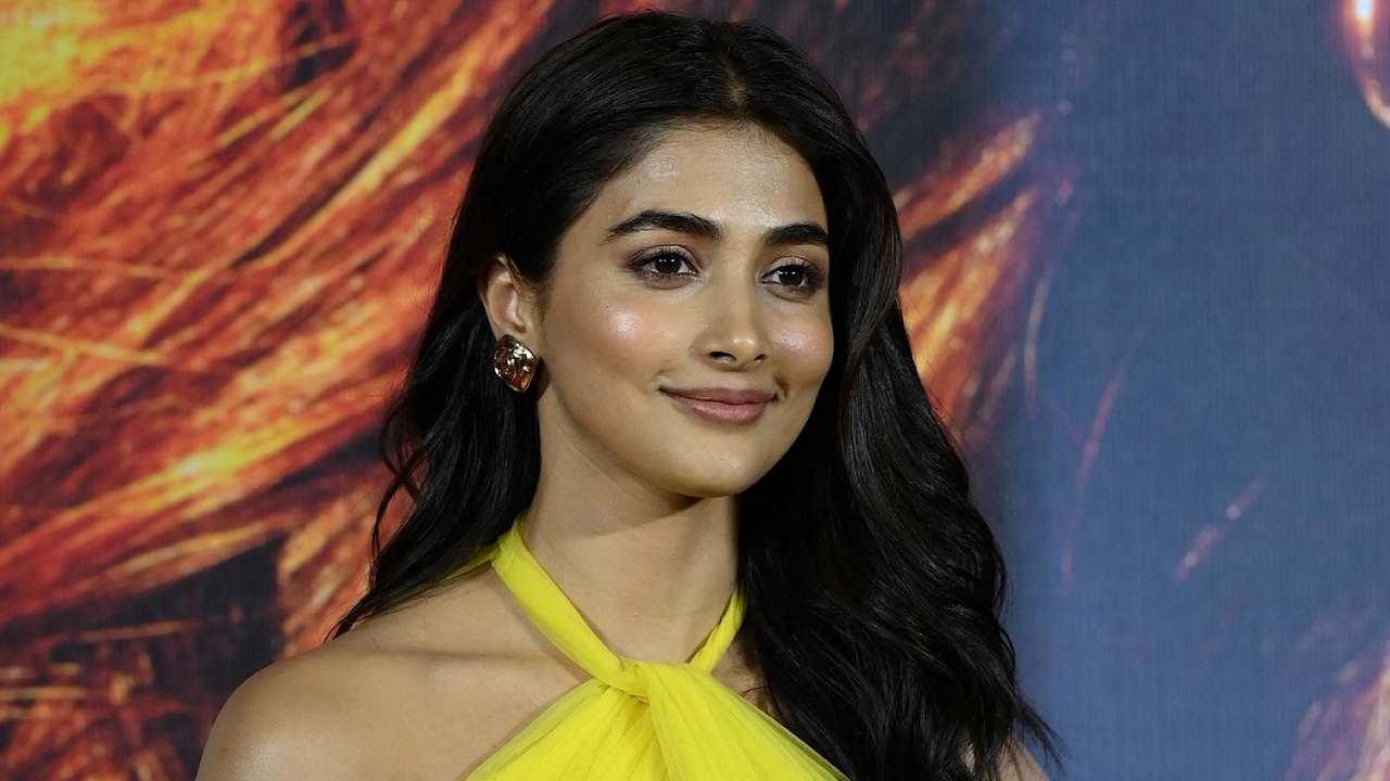 Pooja Hegde: పూజా హెగ్డేకు ఈవారం గట్టి పరీక్షే ఉందిగా.. నాలుగు సినిమాల తరువాత సక్సెస్ దక్కేనా..? Pooja Hegde: పూజా హెగ్డేకు ఈవారం గట్టి పరీక్షే ఉందిగా.. నాలుగు సినిమాల తరువాత సక్సెస్ దక్కేనా..?