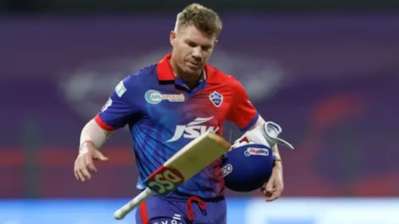 Delhi Capitals: ఢిల్లీ క్యాపిటల్స్ నెత్తిన దరిద్రం కూర్చొందా..! బ్యాట్లు, ఆర్మ్ప్యాడ్స్, థై ప్యాడ్స్ చోరీ Delhi Capitals: ఢిల్లీ క్యాపిటల్స్ నెత్తిన దరిద్రం కూర్చొందా..! బ్యాట్లు, ఆర్మ్ప్యాడ్స్, థై ప్యాడ్స్ చోరీ