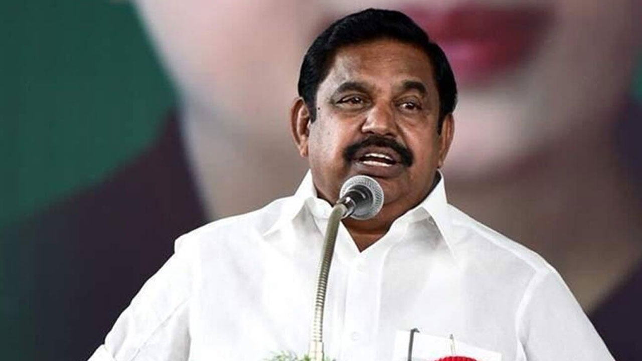 Karnataka Polls: ఒకే ఒక స్థానంలో పోటీ చేస్తామని ప్రకటించిన మాజీ సీఎం Karnataka Polls: ఒకే ఒక స్థానంలో పోటీ చేస్తామని ప్రకటించిన మాజీ సీఎం