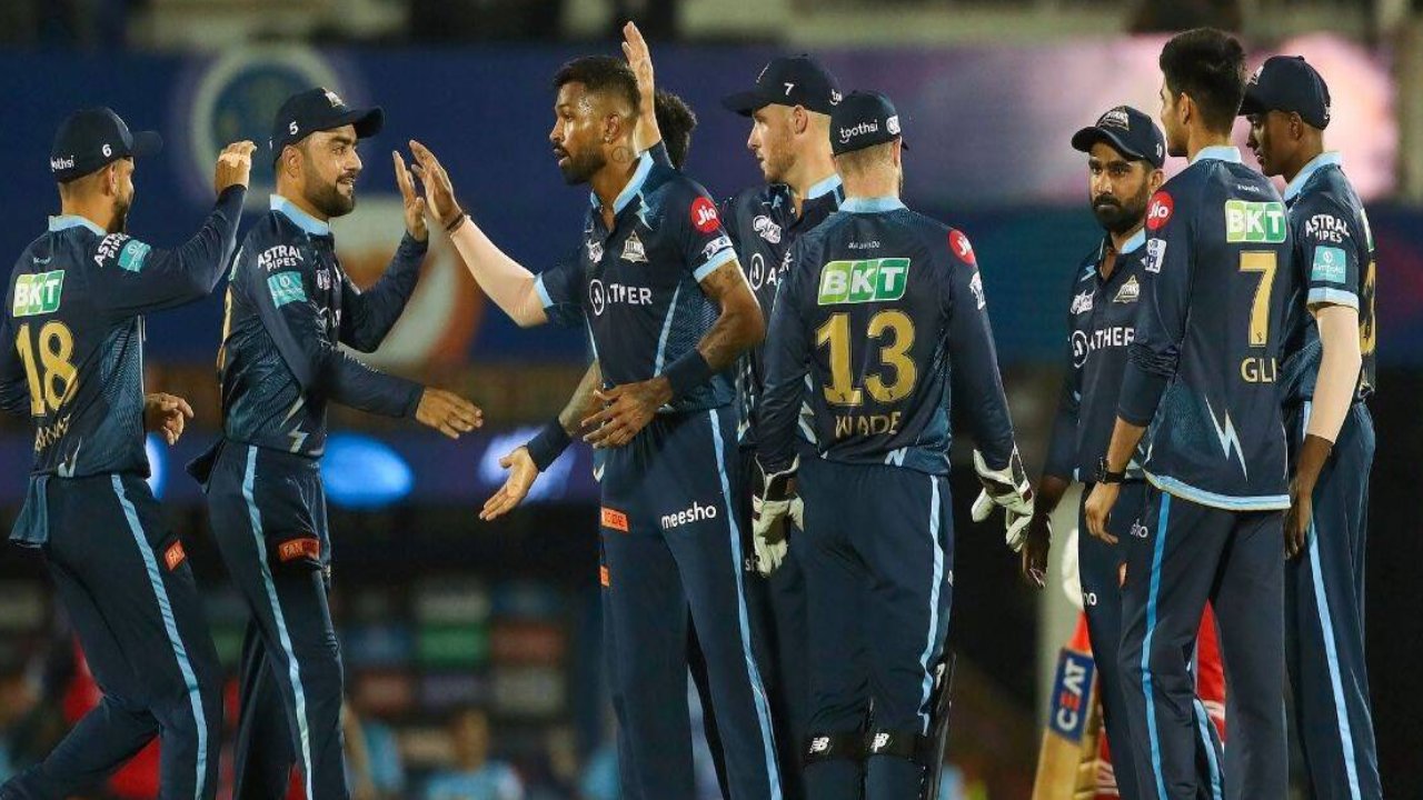 IPL 2023, GT vs MI: చేతులెత్తేసిన బ్యాటర్లు.. ముంబై పై గుజరాత్ ఘన విజయం IPL 2023, GT vs MI: చేతులెత్తేసిన బ్యాటర్లు.. ముంబై పై గుజరాత్ ఘన విజయం