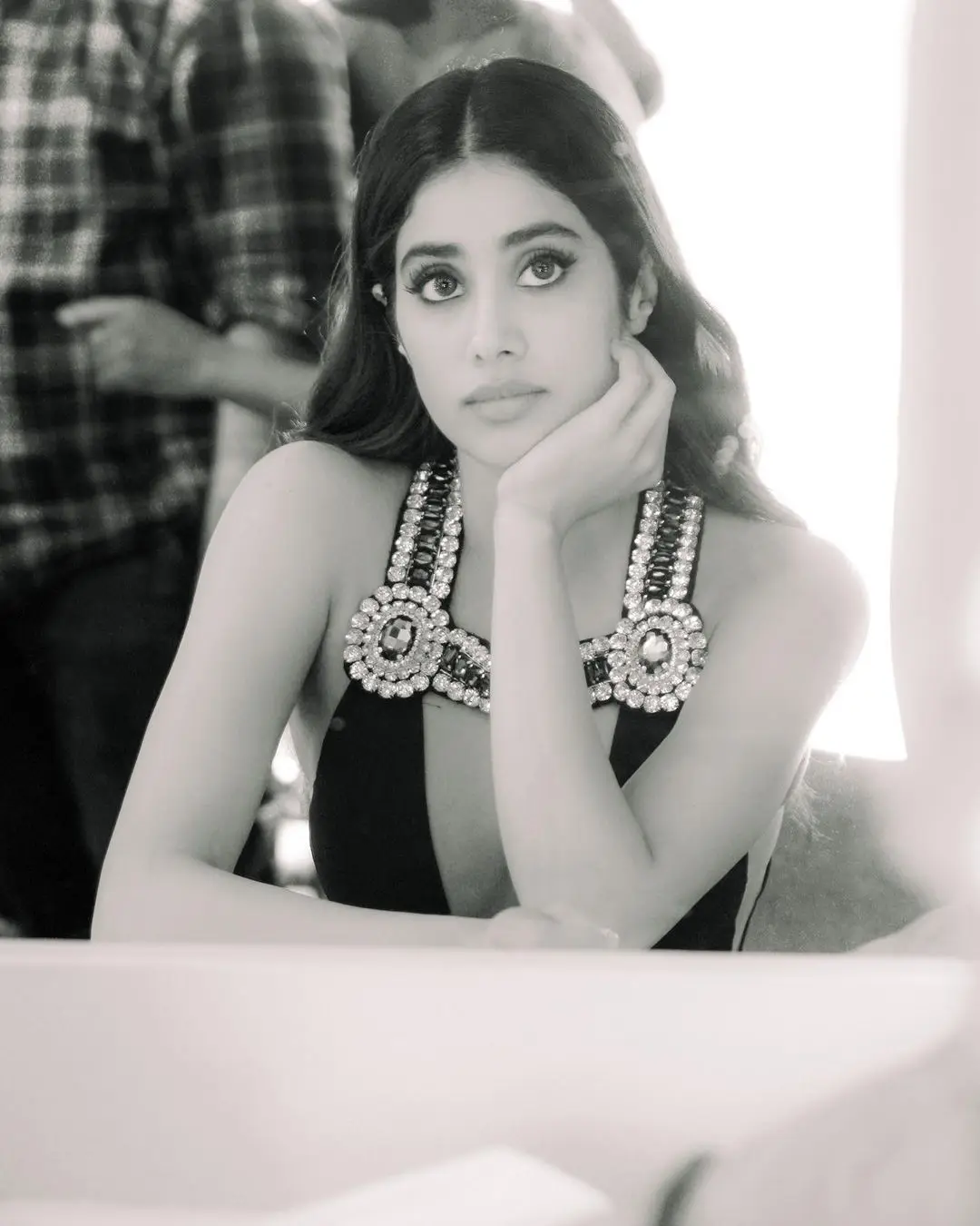 Janhvi Kapoor skin show in black dress