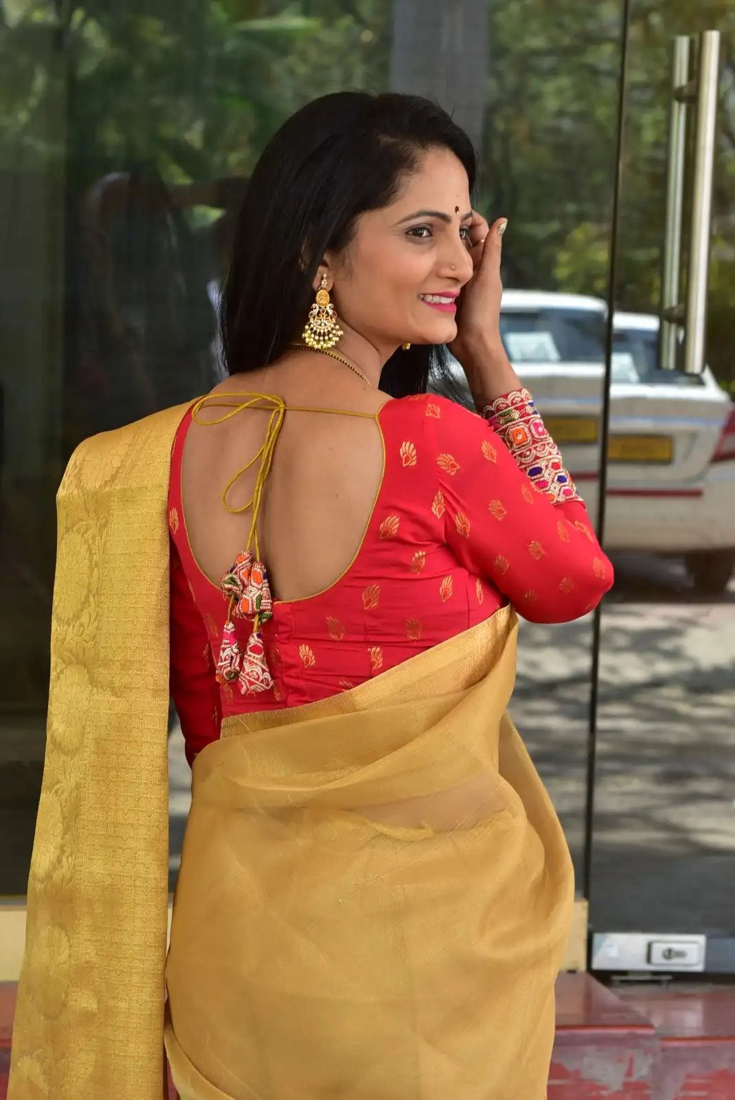 Jordar Sujatha first Photoshoot in Saree after marriage