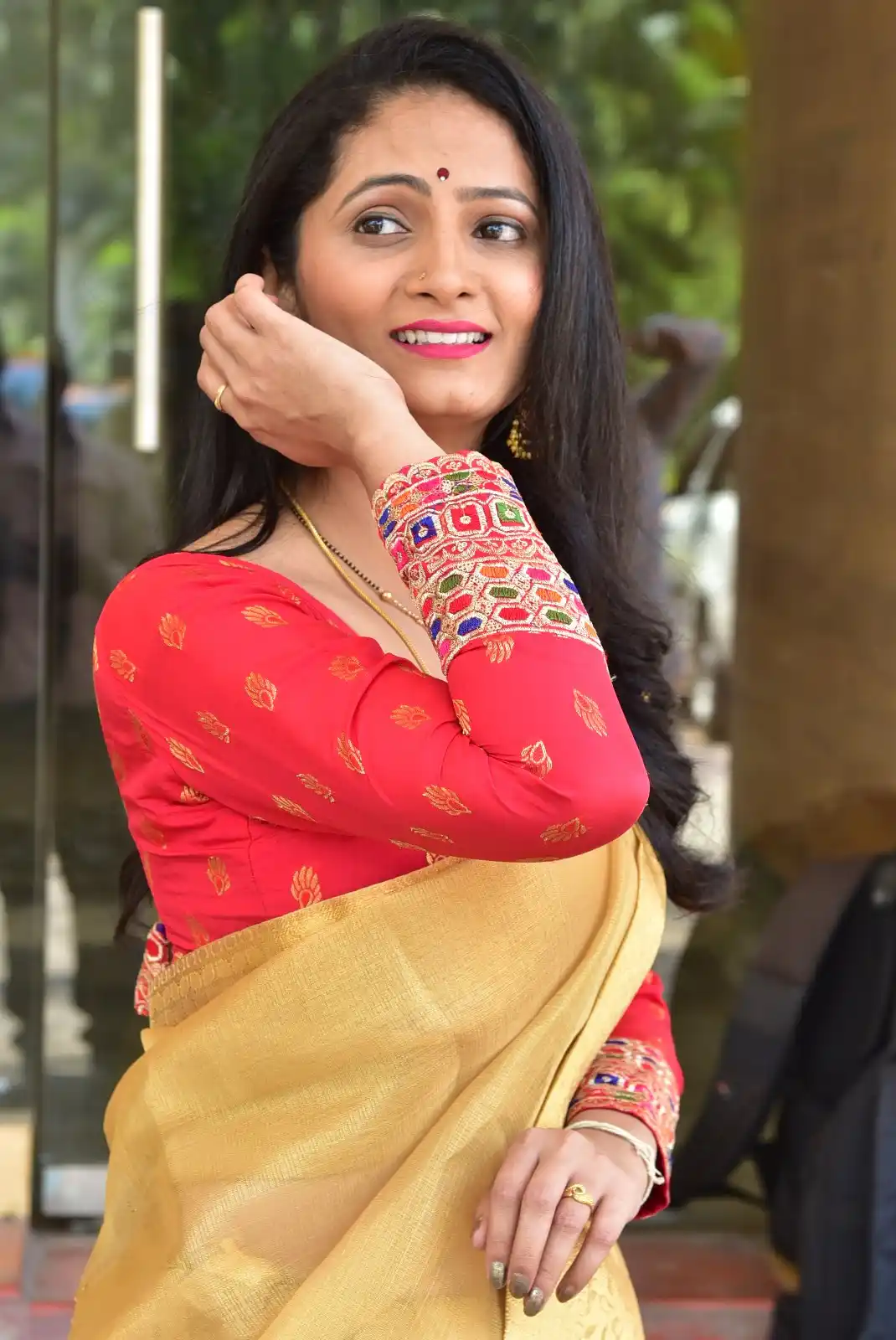 Jordar Sujatha first Photoshoot in Saree after marriage