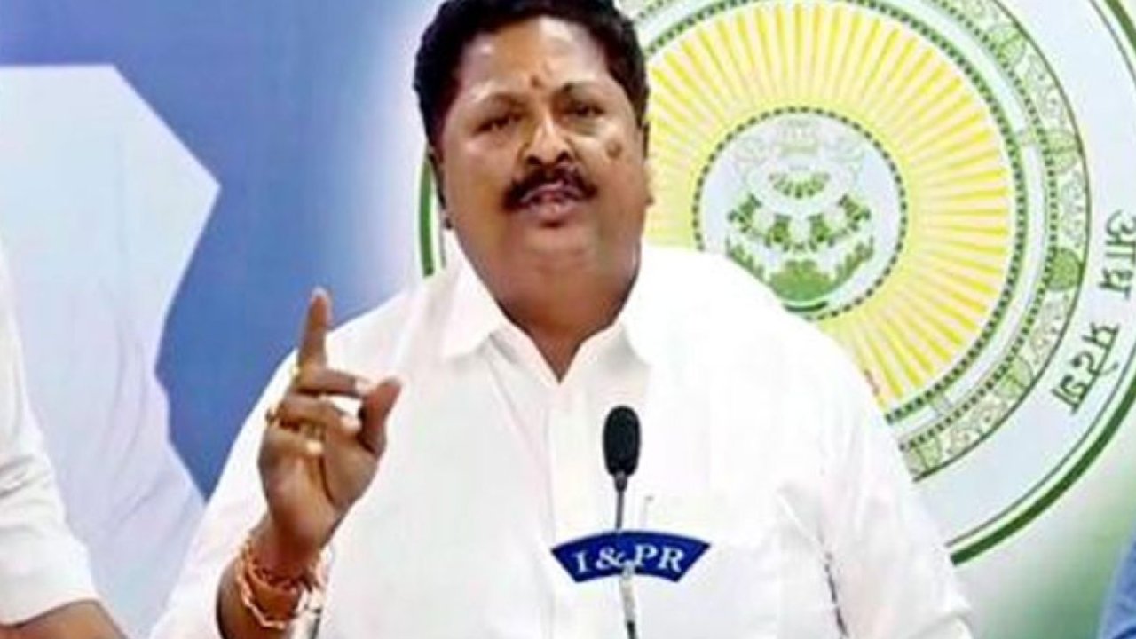 Karumuri Nageswara Rao : వివేకా హత్య వెనుక చంద్రబాబు ఉన్నాడని నా అనుమానం : మంత్రి కారుమూరి నాగేశ్వరరావు Karumuri Nageswara Rao : వివేకా హత్య వెనుక చంద్రబాబు ఉన్నాడని నా అనుమానం : మంత్రి కారుమూరి నాగేశ్వరరావు