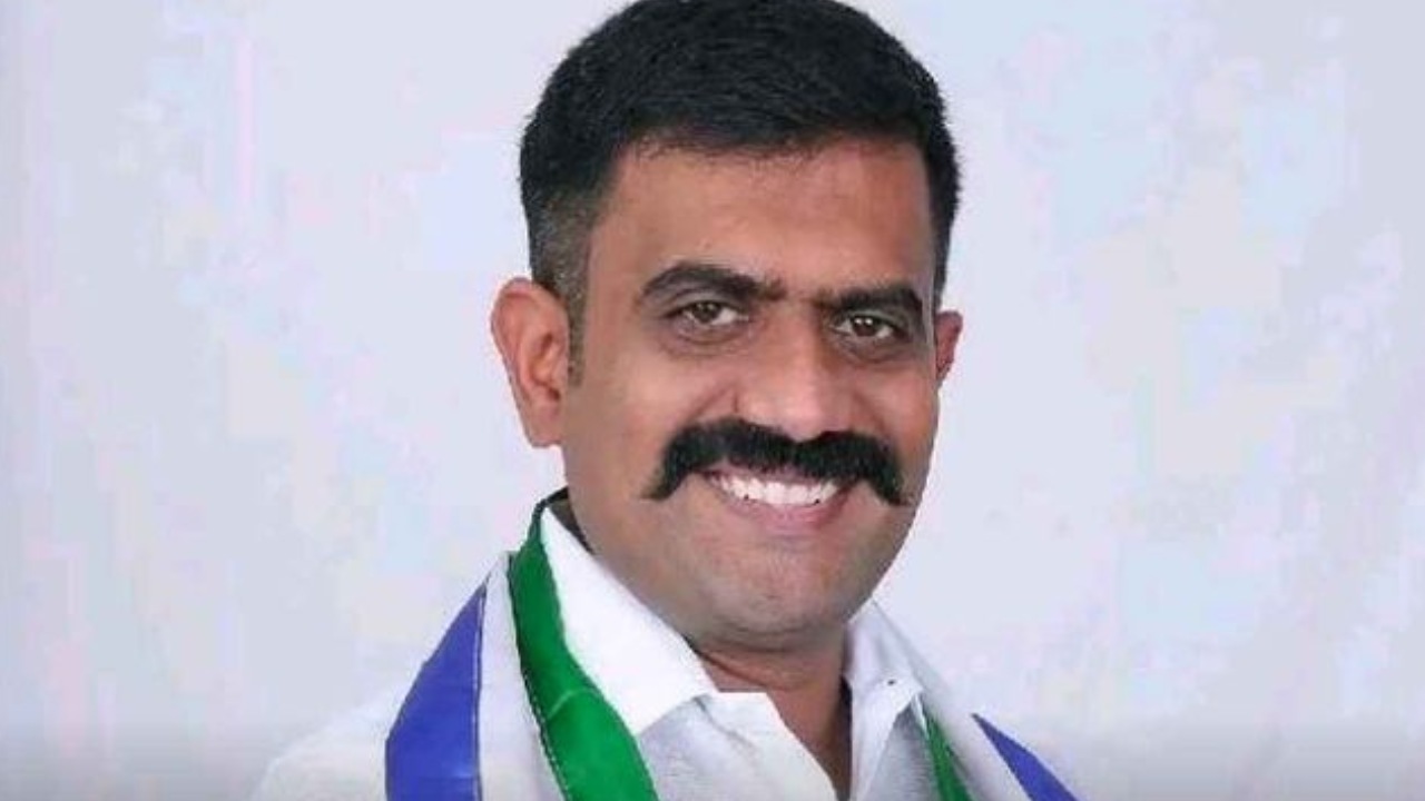 Kethireddy Venkataramireddy : పక్కా ప్లాన్ తో సీఎం జగన్ కాన్వాయ్ ని అడ్డుకునే ప్రయత్నం : ఎమ్మెల్యే కేతిరెడ్డి Kethireddy Venkataramireddy : పక్కా ప్లాన్ తో సీఎం జగన్ కాన్వాయ్ ని అడ్డుకునే ప్రయత్నం : ఎమ్మెల్యే కేతిరెడ్డి