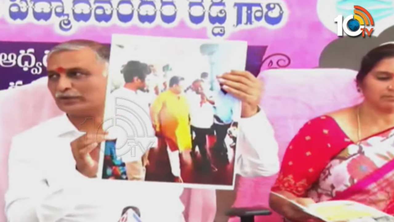 Minister Harish Rao: పేపర్ లీకేజీలో బండి సంజయ్ ప్రధాన కుట్రదారు.. బీజేపీ విష ప్రచారాన్ని విద్యార్థులు నమ్మొద్దు .. Minister Harish Rao: పేపర్ లీకేజీలో బండి సంజయ్ ప్రధాన కుట్రదారు.. బీజేపీ విష ప్రచారాన్ని విద్యార్థులు నమ్మొద్దు ..