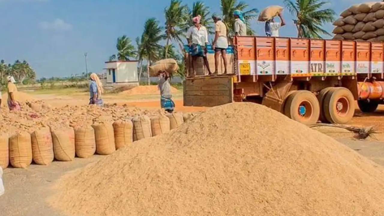 Paddy Grain : తెలంగాణలో వరి ధాన్యం కొనుగోళ్లు.. పూర్తిస్థాయిలో కొనుగోలు చేయాలని ఆదేశం Paddy Grain : తెలంగాణలో వరి ధాన్యం కొనుగోళ్లు.. పూర్తిస్థాయిలో కొనుగోలు చేయాలని ఆదేశం