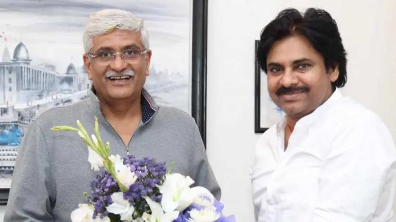 Pawan Kalyan Delhi Tour: కేంద్ర మంత్రితో పవన్ కళ్యాణ్ భేటీ.. పోలవరం ప్రాజెక్ట్పై చర్చ.. వైసీపీ ప్రభుత్వంపై కీలక వ్యాఖ్యలు Pawan Kalyan Delhi Tour: కేంద్ర మంత్రితో పవన్ కళ్యాణ్ భేటీ.. పోలవరం ప్రాజెక్ట్పై చర్చ.. వైసీపీ ప్రభుత్వంపై కీలక వ్యాఖ్యలు