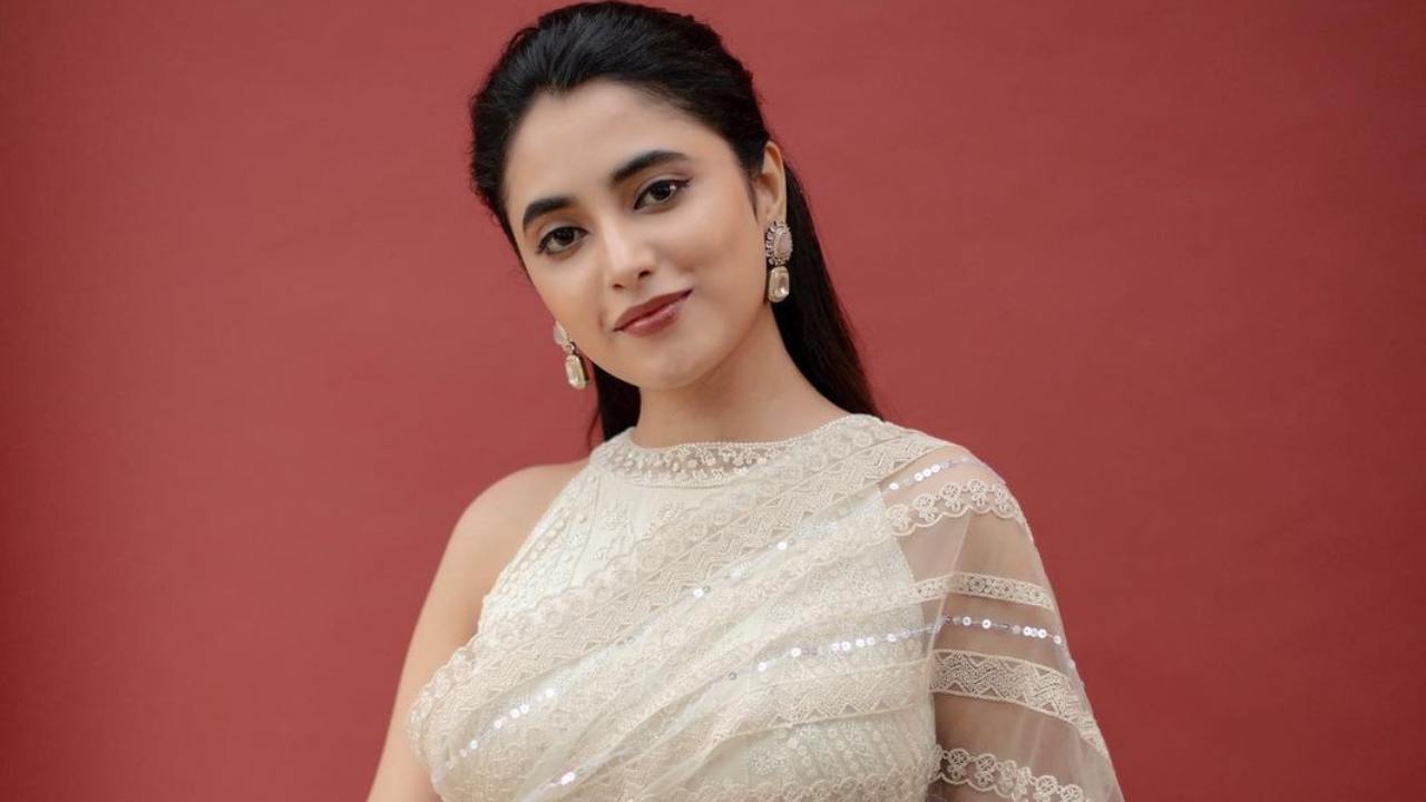 Pawan Kalyan: నాని హీరోయిన్తో పవన్ రొమాన్స్.. మామూలుగా ఉండదుగా..? Pawan Kalyan: నాని హీరోయిన్తో పవన్ రొమాన్స్.. మామూలుగా ఉండదుగా..?