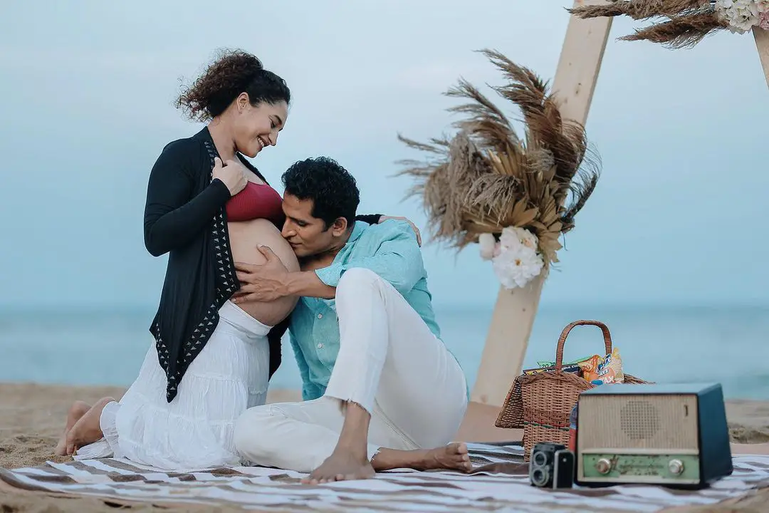 Actress Pooja Ramachandran Baby Bump Photo Shoot with Husband at Beach 