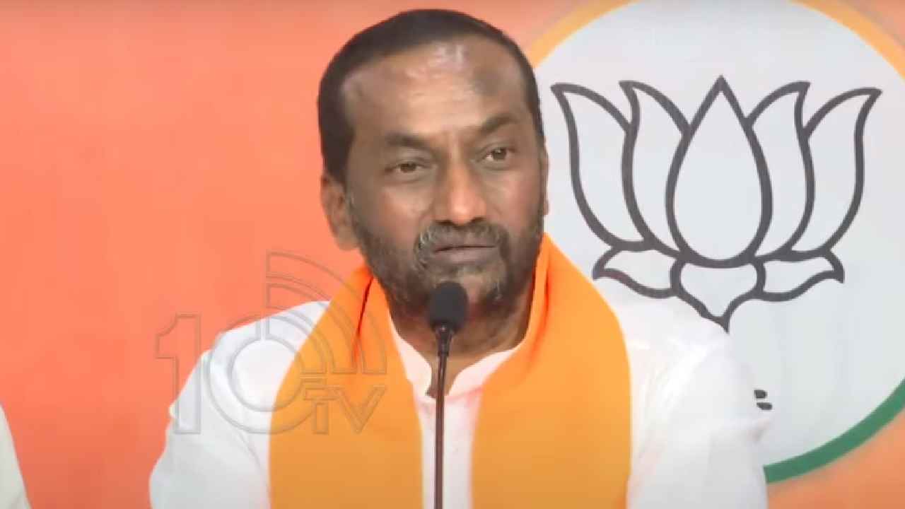 Raghunandan Rao : ఆయన సలహాతోనే కేసీఆర్ కయ్యానికి కాలు దువ్వుతున్నారు- రఘునందన్ రావ్ Raghunandan Rao : ఆయన సలహాతోనే కేసీఆర్ కయ్యానికి కాలు దువ్వుతున్నారు- రఘునందన్ రావ్