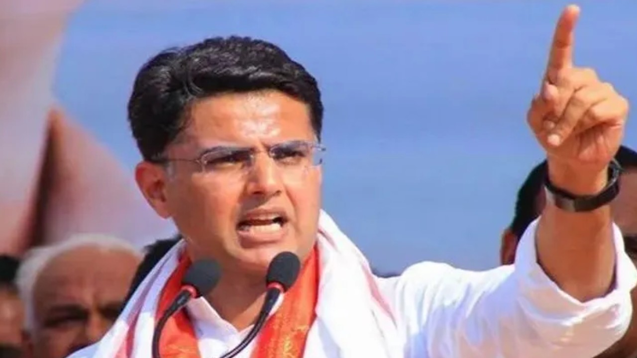 Sachin Pilot : రాజస్థాన్ లో కాంగ్రెస్ నేత సచిన్ పైలెట్ నిరాహార దీక్ష.. సొంత పార్టీ ప్రభుత్వంపైనే నిరసన Sachin Pilot : రాజస్థాన్ లో కాంగ్రెస్ నేత సచిన్ పైలెట్ నిరాహార దీక్ష.. సొంత పార్టీ ప్రభుత్వంపైనే నిరసన