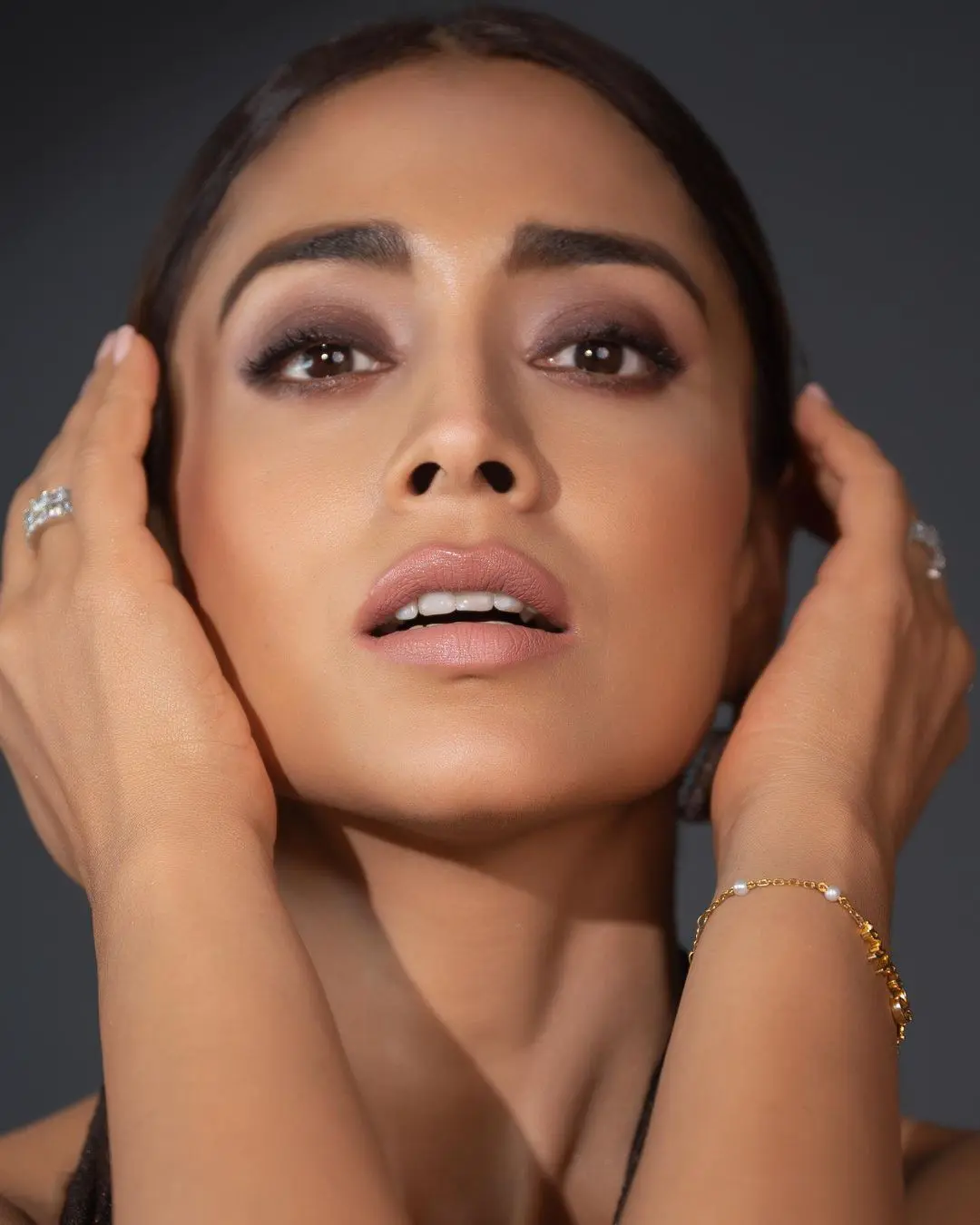 Shriya Saran poses in Modern Dress
