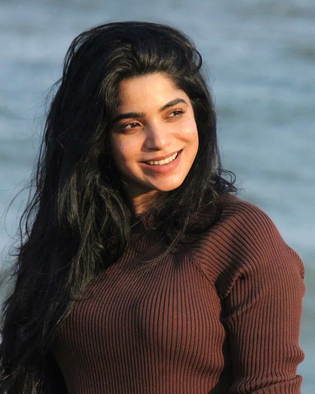 Bachelor fame Divya Bharathi photoshoot at beach side