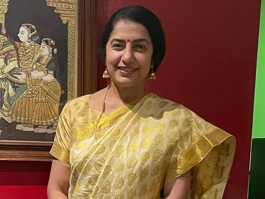 Suhasini Maniratnam celebrating tamil new year Puthandu along with Kushboo