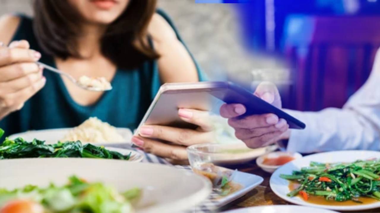 Restaurant : ఫోన్ చూస్తూ తినొద్దు, త్వరగా తిని వెళ్లిపొవాలి : రెస్టారెంట్ యజమాని కండిషన్ Restaurant : ఫోన్ చూస్తూ తినొద్దు, త్వరగా తిని వెళ్లిపొవాలి : రెస్టారెంట్ యజమాని కండిషన్
