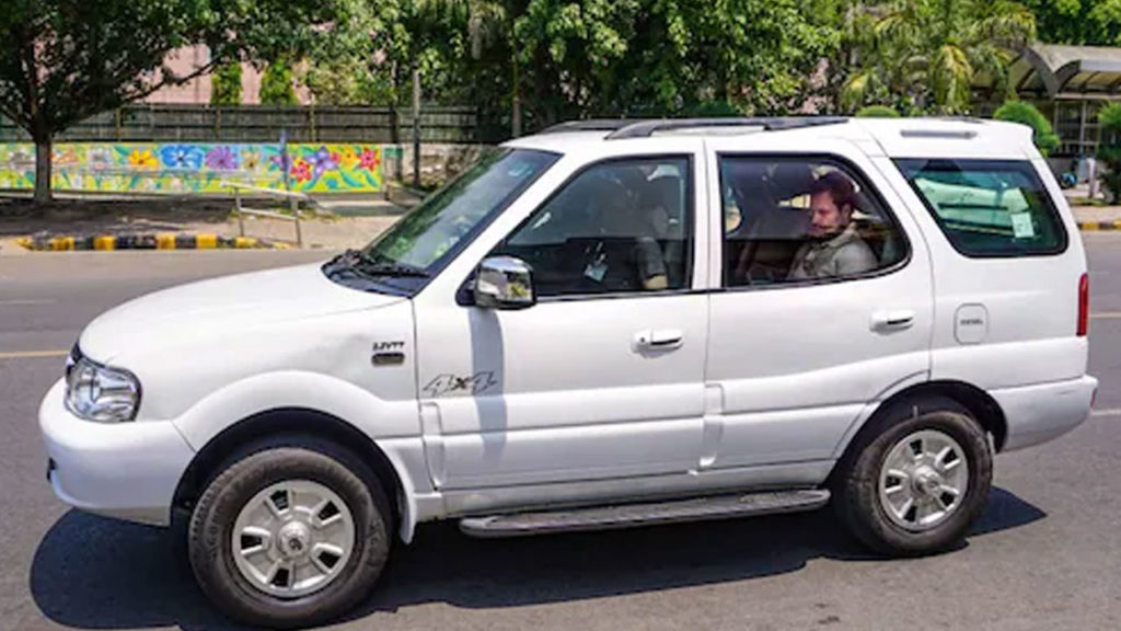 Rahul Gandhi vacates Delhi bungalow he held since 2005