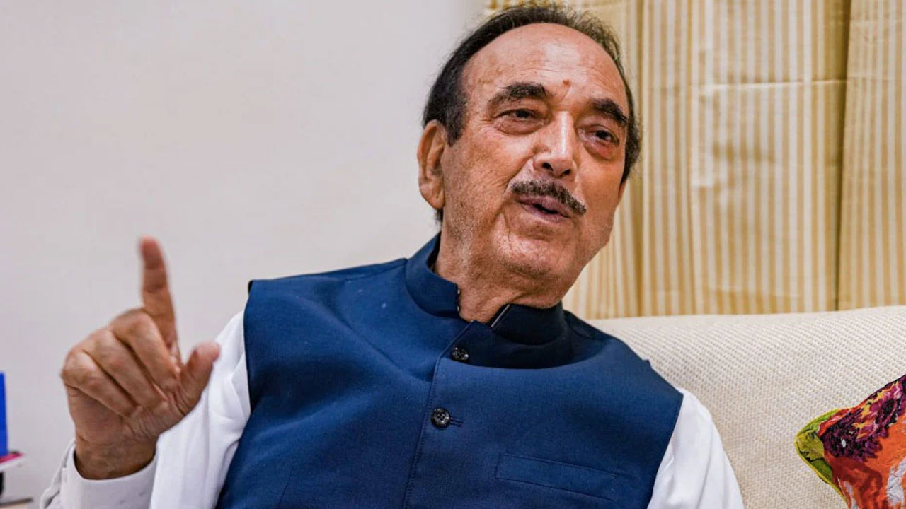 Gulam Nabi Azad: గాంధీ కుటుంబంపై గులాం నబీ ఆజాద్ సంచలన వ్యాఖ్యలు Gulam Nabi Azad: గాంధీ కుటుంబంపై గులాం నబీ ఆజాద్ సంచలన వ్యాఖ్యలు