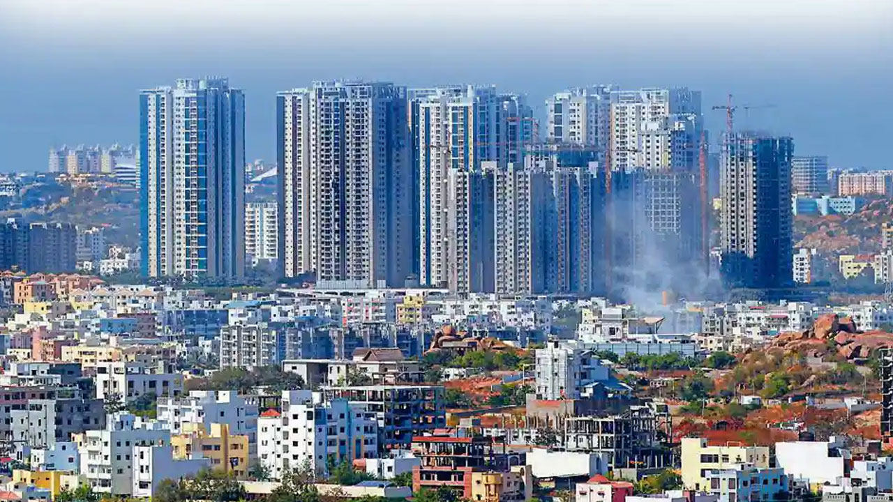 Hyderabad: హైదరాబాద్లో పుంజుకున్న రియల్ రంగం.. మార్చిలో రూ.3,352 కోట్ల యూనిట్ల రిజిస్ట్రేషన్ Hyderabad: హైదరాబాద్లో పుంజుకున్న రియల్ రంగం.. మార్చిలో రూ.3,352 కోట్ల యూనిట్ల రిజిస్ట్రేషన్