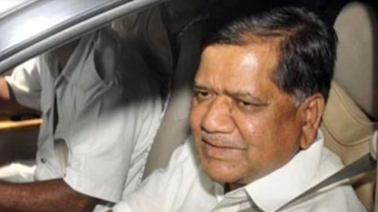Karnataka Polls: ఎమ్మెల్యే టికెట్ కోసం ఢిల్లీ చుట్టూ తిరుగుతున్న మాజీ సీఎం Karnataka Polls: ఎమ్మెల్యే టికెట్ కోసం ఢిల్లీ చుట్టూ తిరుగుతున్న మాజీ సీఎం