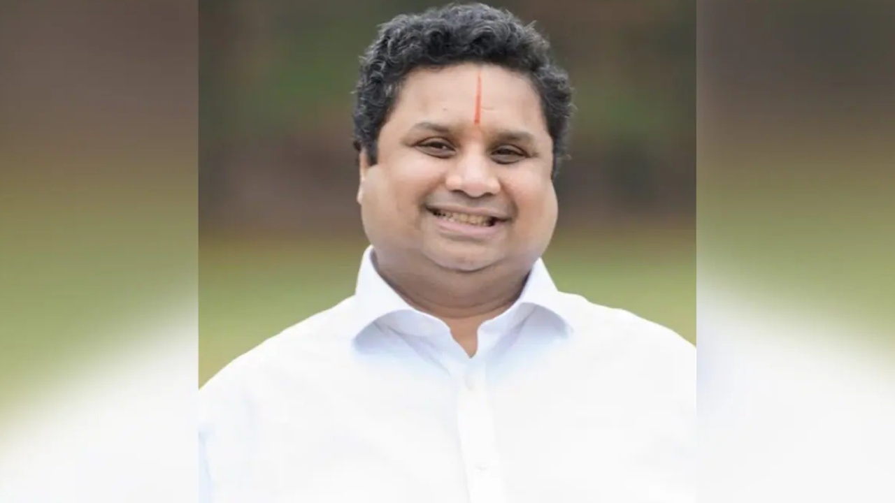 Vishwachand Kolla : అమెరికాలో బస్సు ఢీకొని తెలుగు ఎన్నారై మృతి Vishwachand Kolla : అమెరికాలో బస్సు ఢీకొని తెలుగు ఎన్నారై మృతి