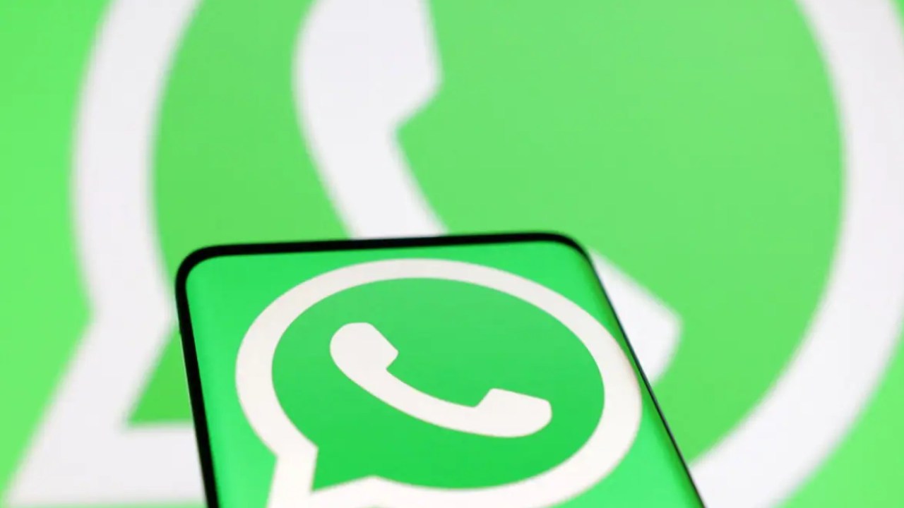 WhatsApp releases Facebook sharing option for status, details here
