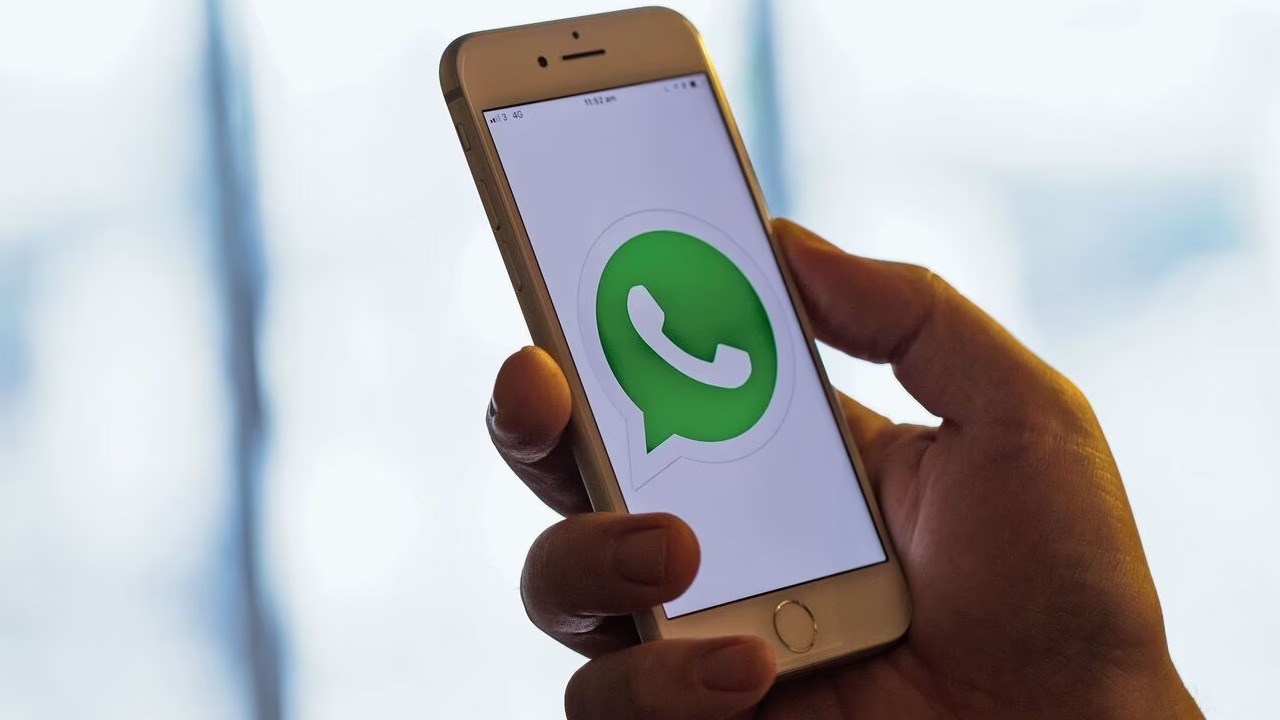 WhatsApp users may be able to send video messages in the future, report says