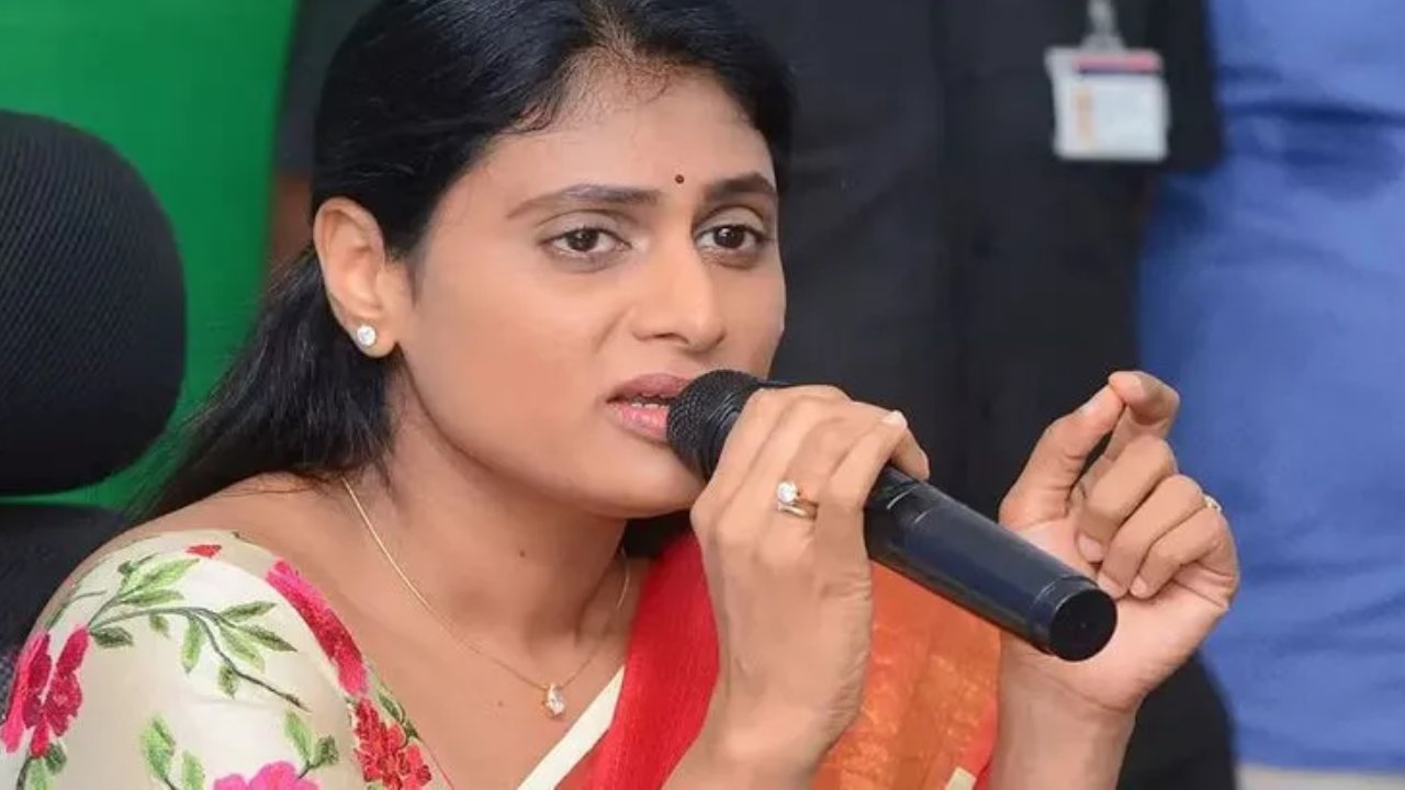 YS Sharmila: నీ దగ్గర అవినీతి ఎమ్మెల్యేల చిట్టా ఉన్నా.. చర్యలెందుకు తీసుకోవడం లేదు కేసీఆర్? YS Sharmila: నీ దగ్గర అవినీతి ఎమ్మెల్యేల చిట్టా ఉన్నా.. చర్యలెందుకు తీసుకోవడం లేదు కేసీఆర్?