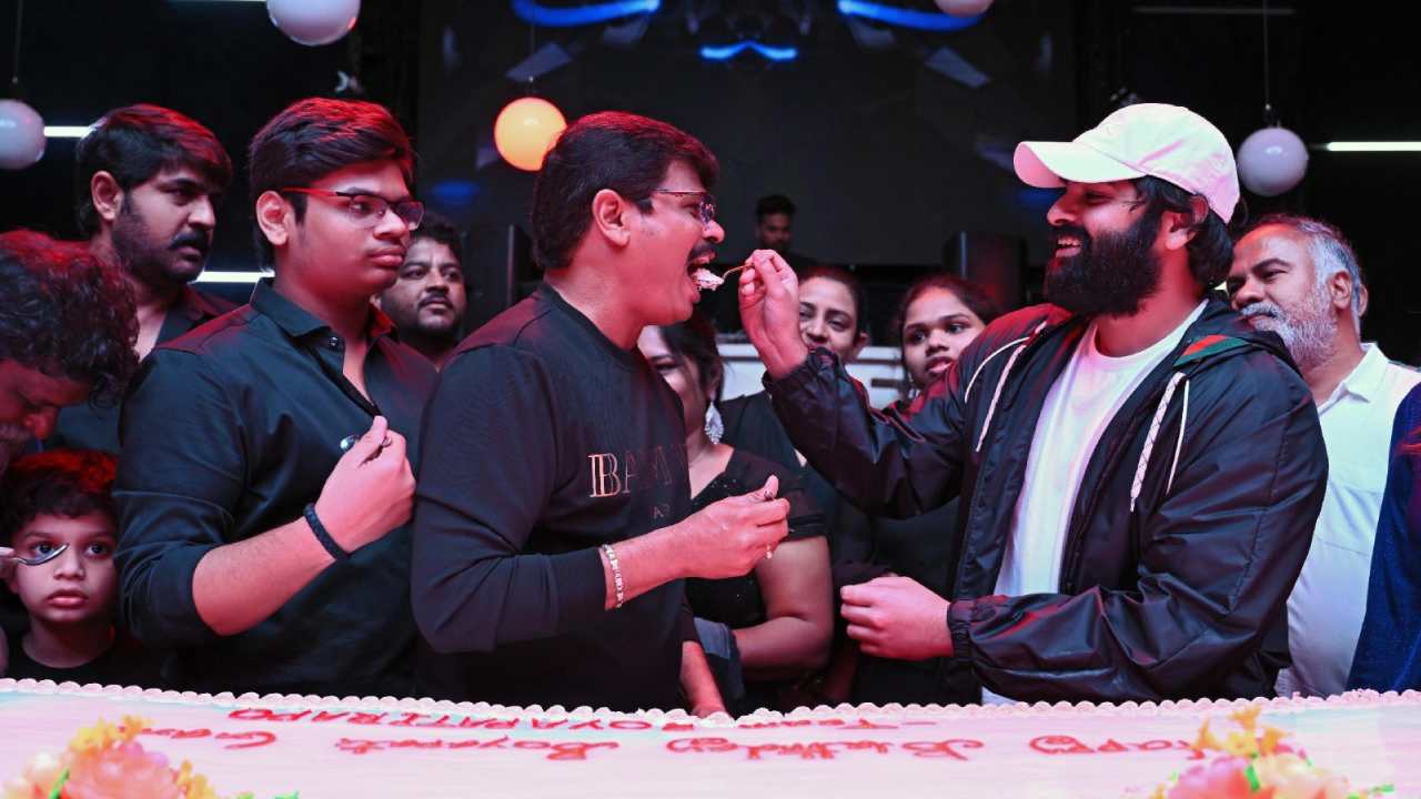 Hero Ram arranged Special 80KG cake for Boyapati Srinu Birthday Celebrations 